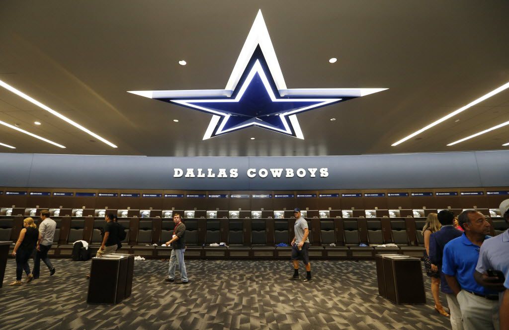 Dallas Cowboys Locker Room Atmosphere: Whats It Like Behind the Scenes with the Players?