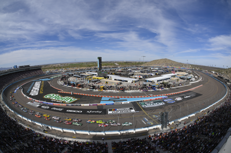 When is the NASCAR Race in Phoenix Arizona? Find Out the 2024 Schedule and Get Your Tickets!