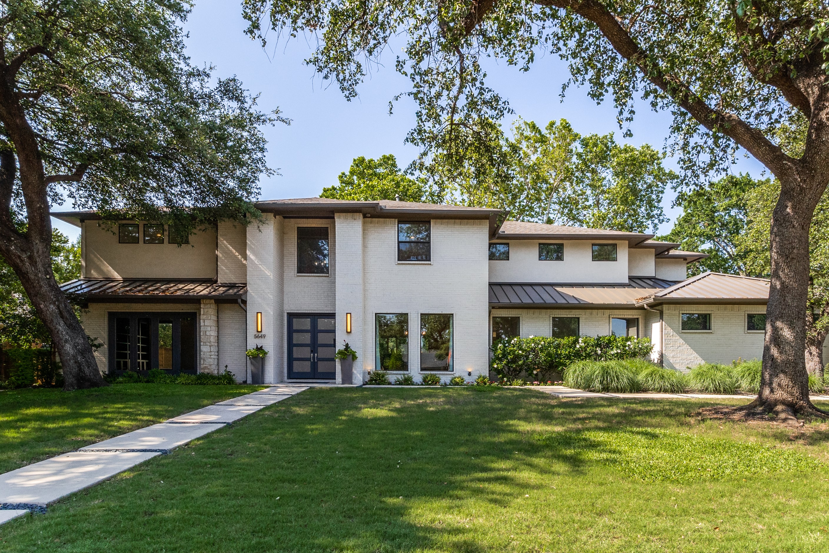 want to see bryson dechambeau house? check out these pictures!