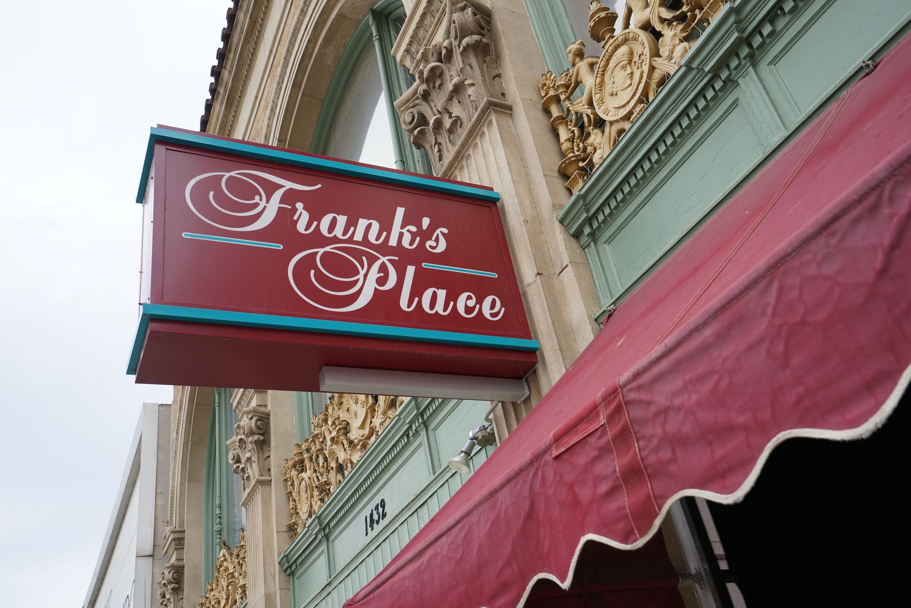Franks Place Fresno: A Local Favorite for Food and Drinks and What we Found.