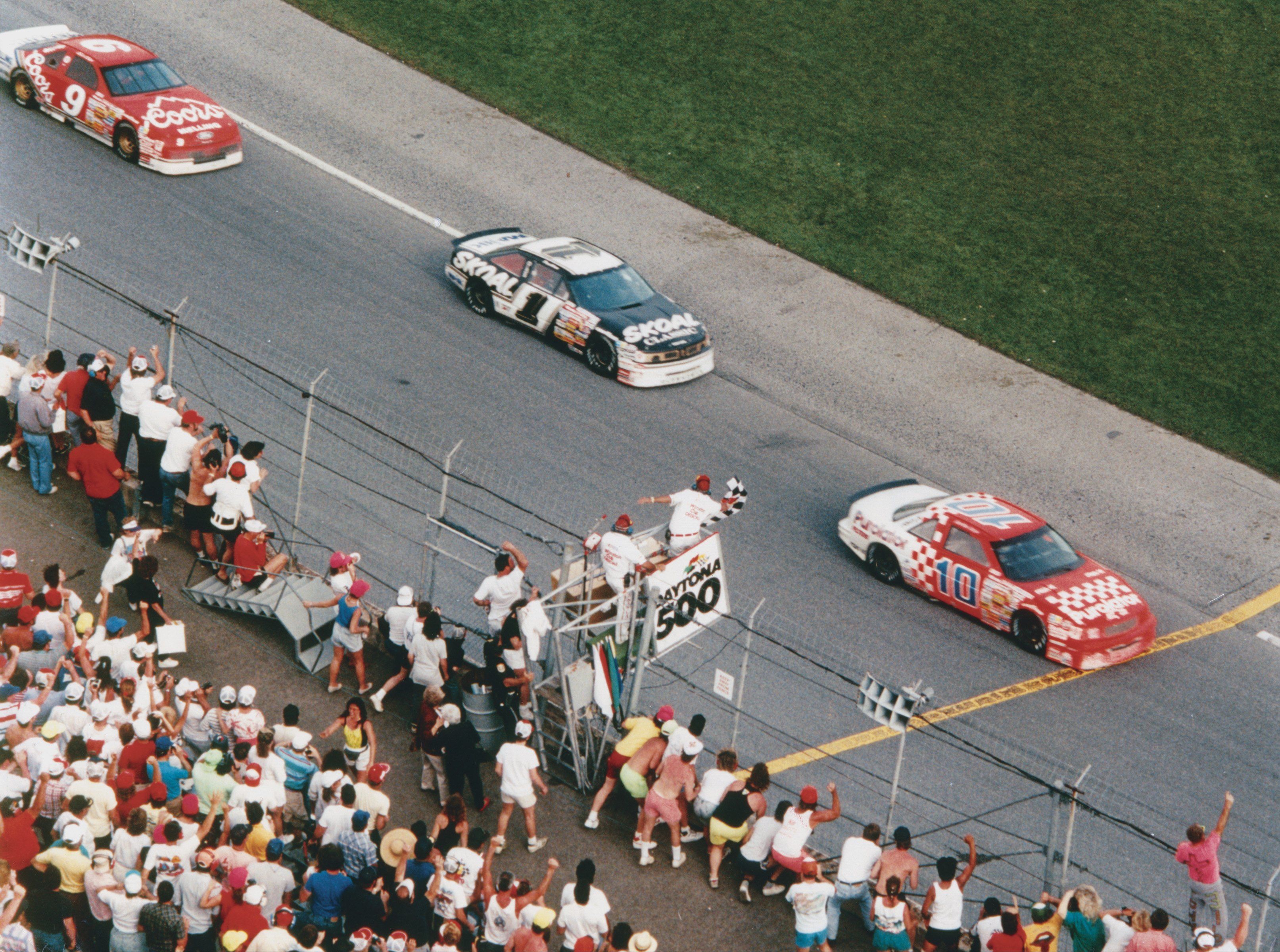 The 1990 Daytona 500: Was It the Best? (A Look Back at a Classic NASCAR Race)