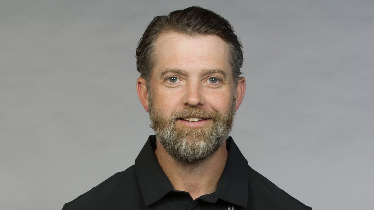 Whos the Minnesota Vikings Offensive Coordinator? Get the Latest Scoop!