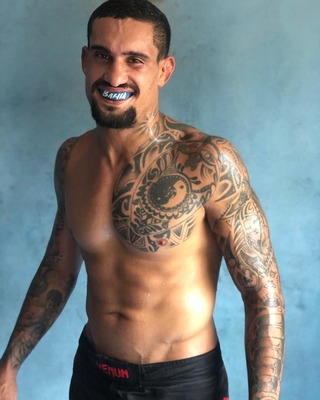Learn about Kaynan Kruschewskys Record, wins and achivements.