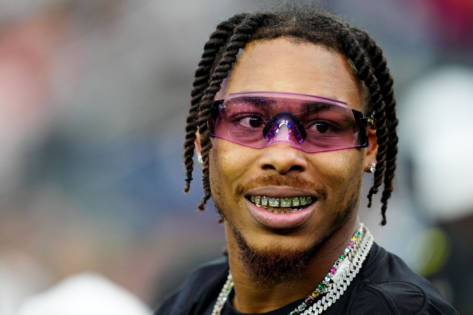 Justin Jefferson Teeth:  The Secret to His Dazzling Smile (Whats the NFL Stars Dental Routine?)