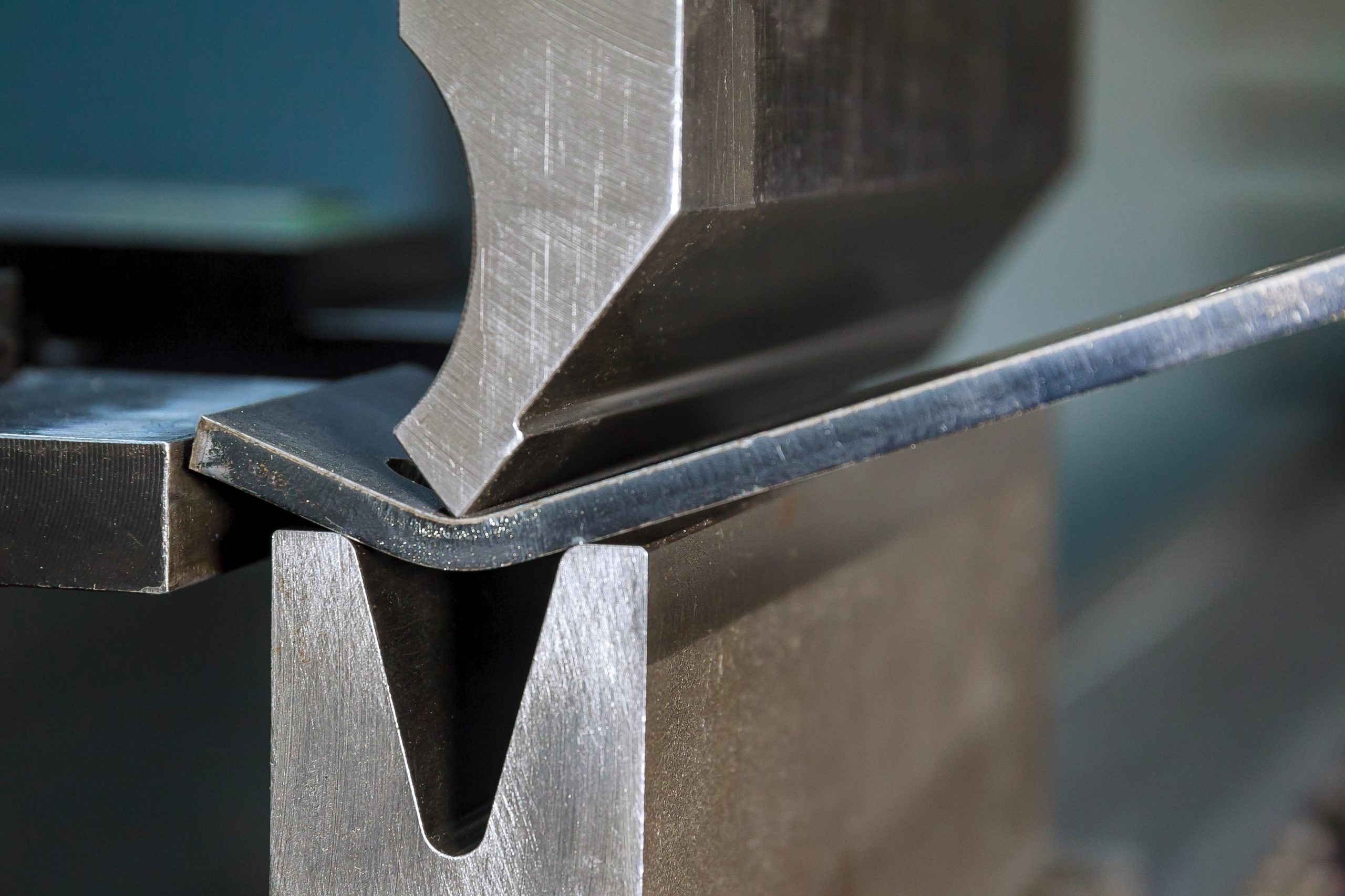 Need to Bend Metal? Bending Irons Made Simple (Tips & Tricks)