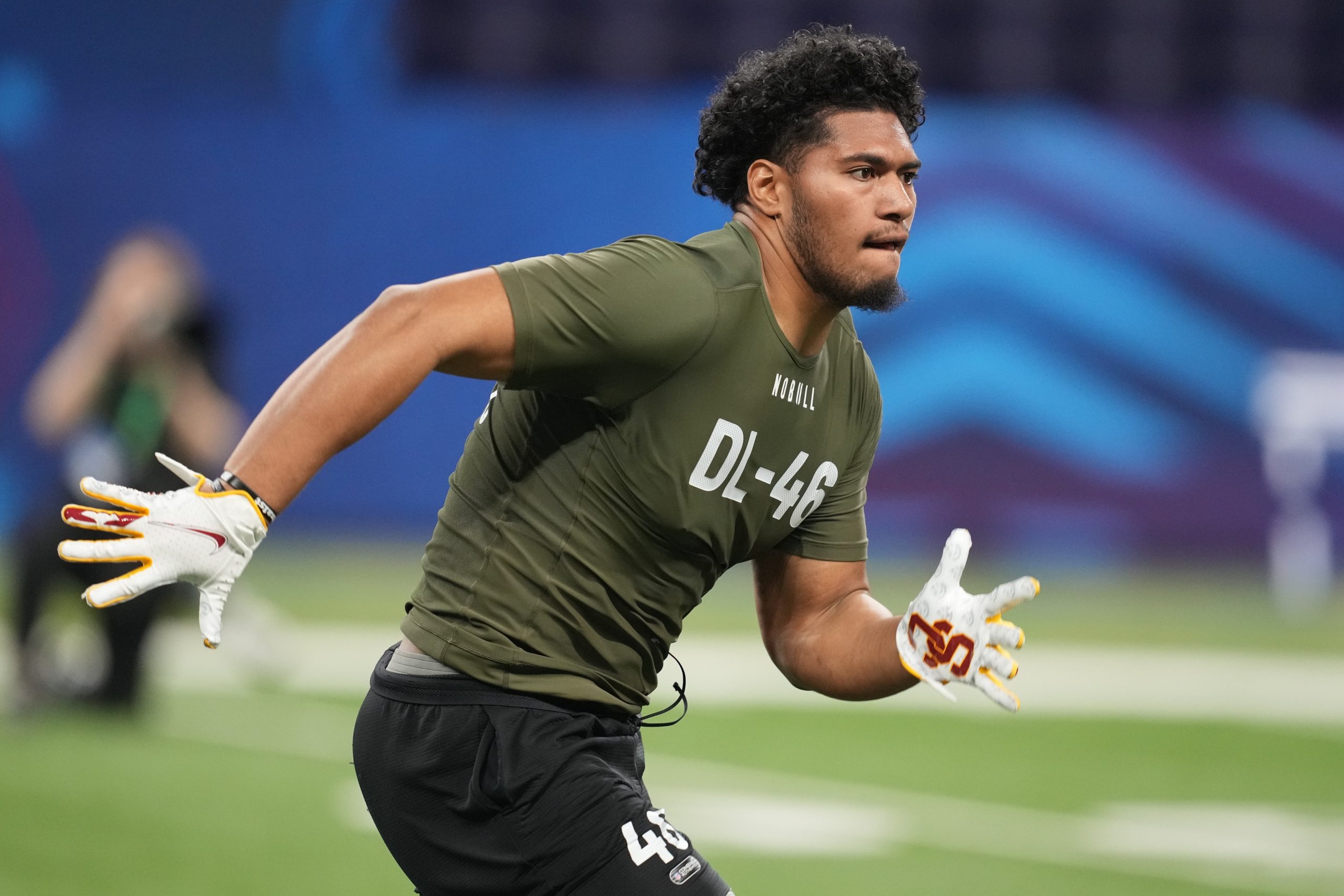 Tuli Tuipulotu Fits: Is He a Scheme Fit? Learn Which Teams Can Maximize His Talents.