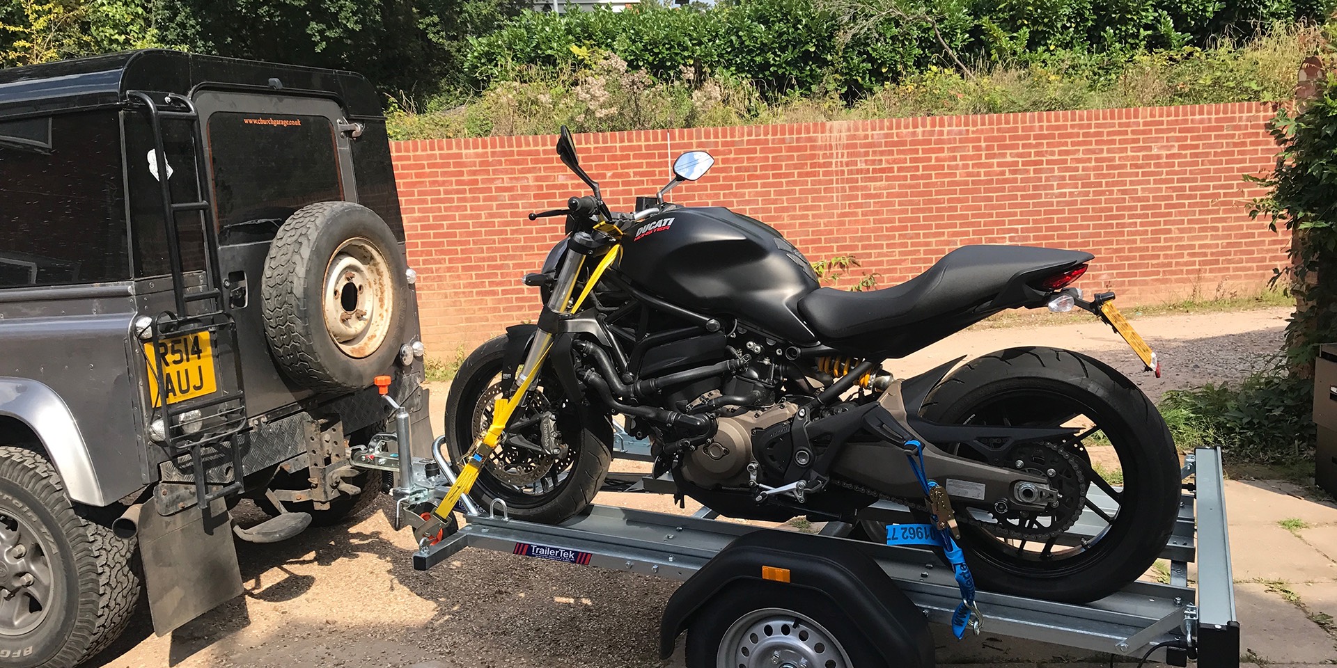 Motorcycle Trailer Bracket Types: a clear comparison.