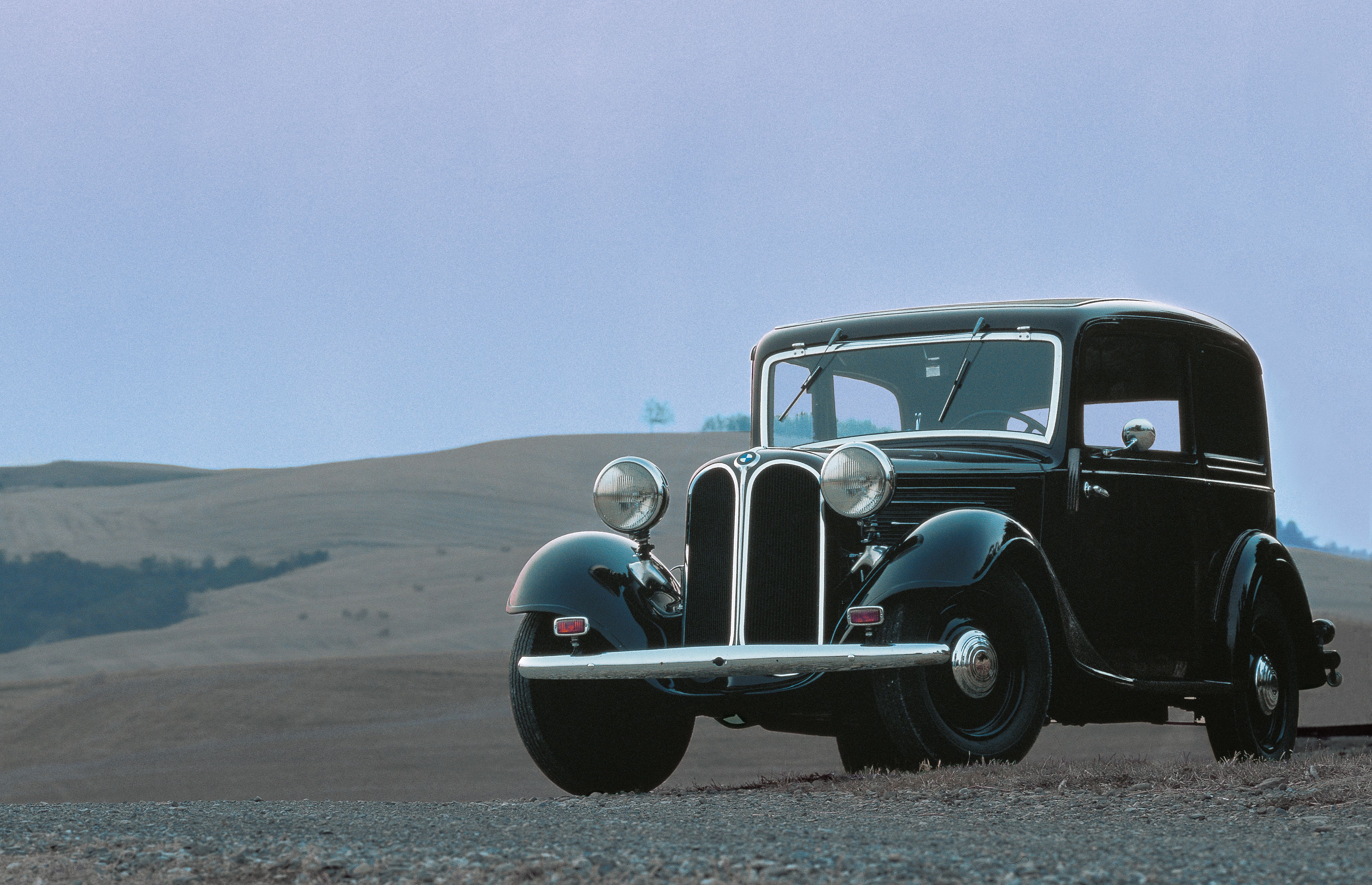 How did the BMW 303 change car design? Explore the story behind its famous kidney grille.