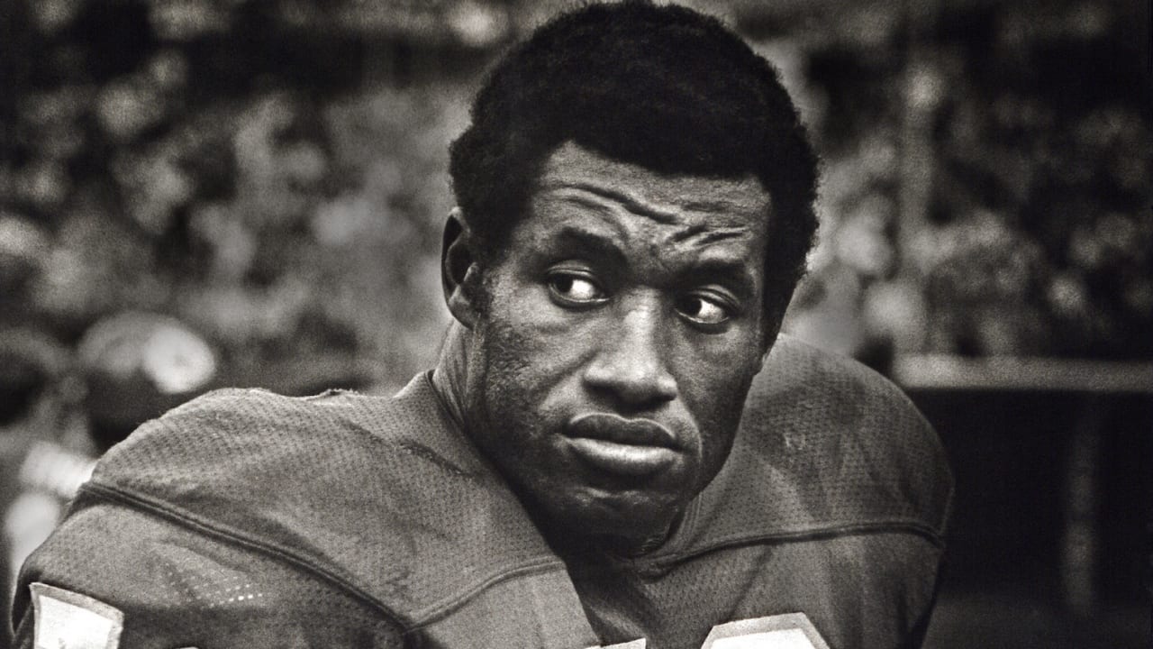 Bobby Bell Jr: The Impact He Made on the NFL