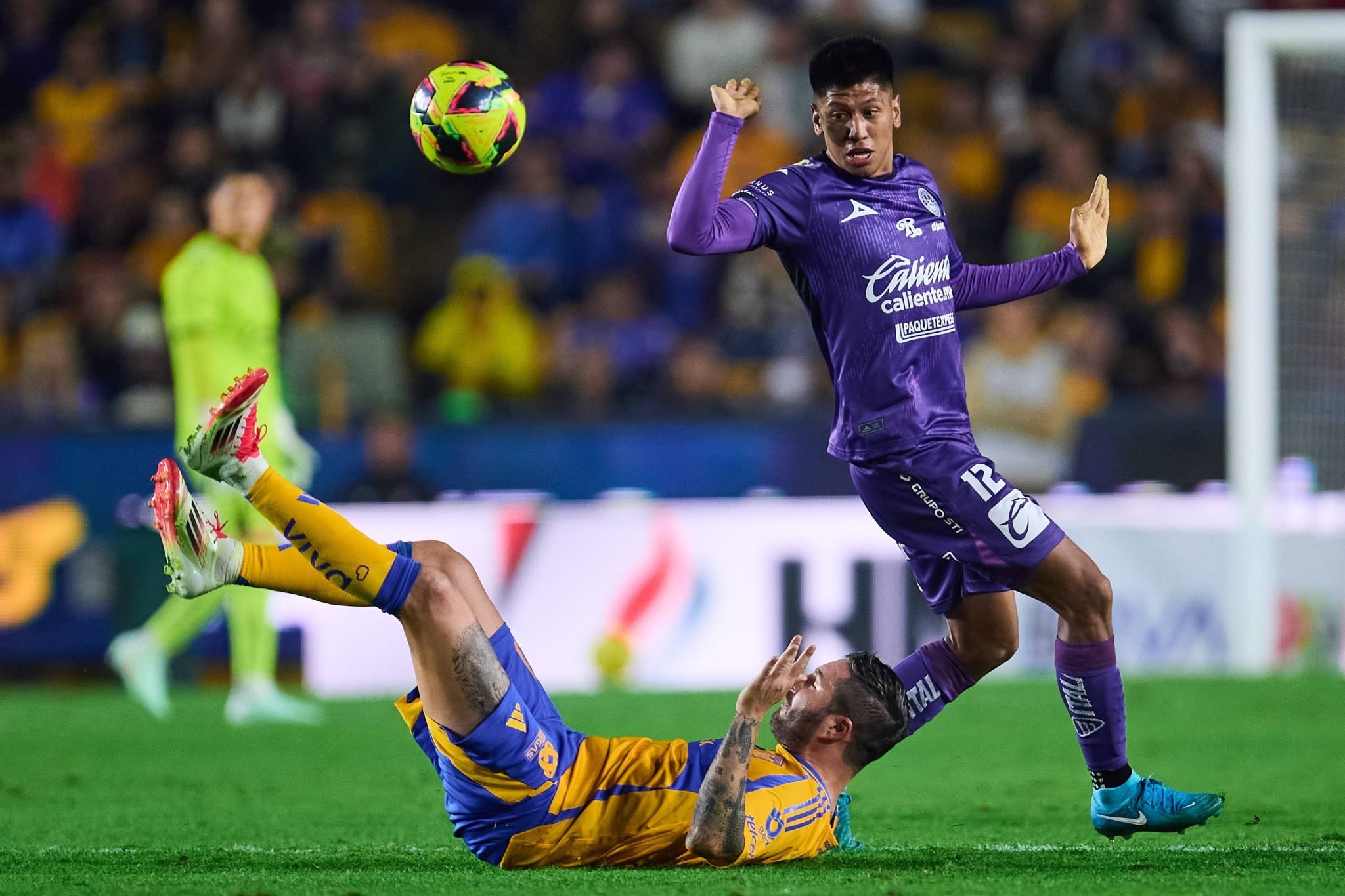 What is the latest team news for leon vs tigres? Find out player updates and lineups before the game.