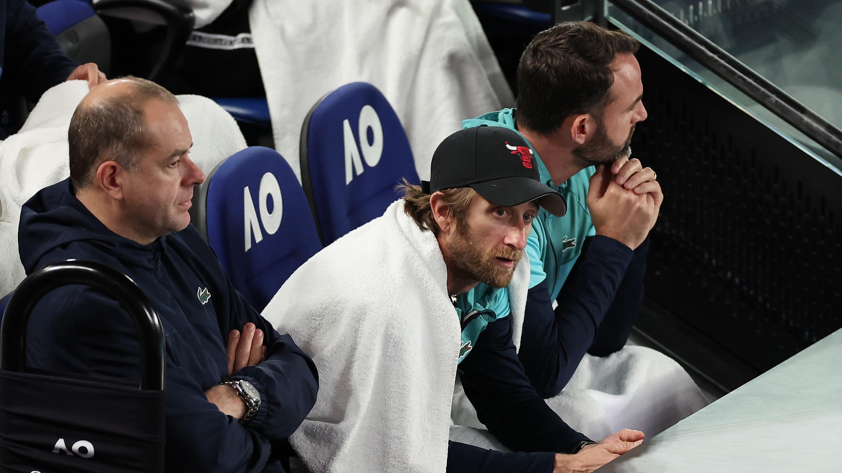 Are you curious about who is Medvedevs coach? Discover the essential details about his coaching team and main guide.