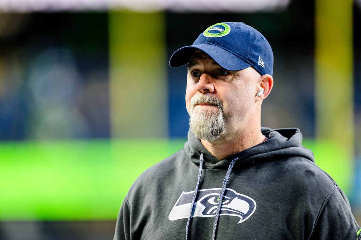What does the Seahawks OC actually do every game? (A simple explanation of their important team role)