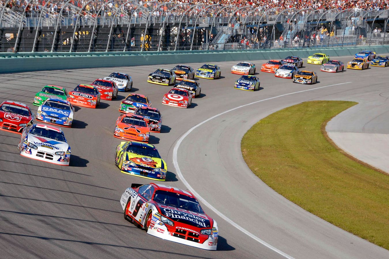 Are electronic NASCAR driver aids legal in races? Understanding the official rules about driver assistance technology.